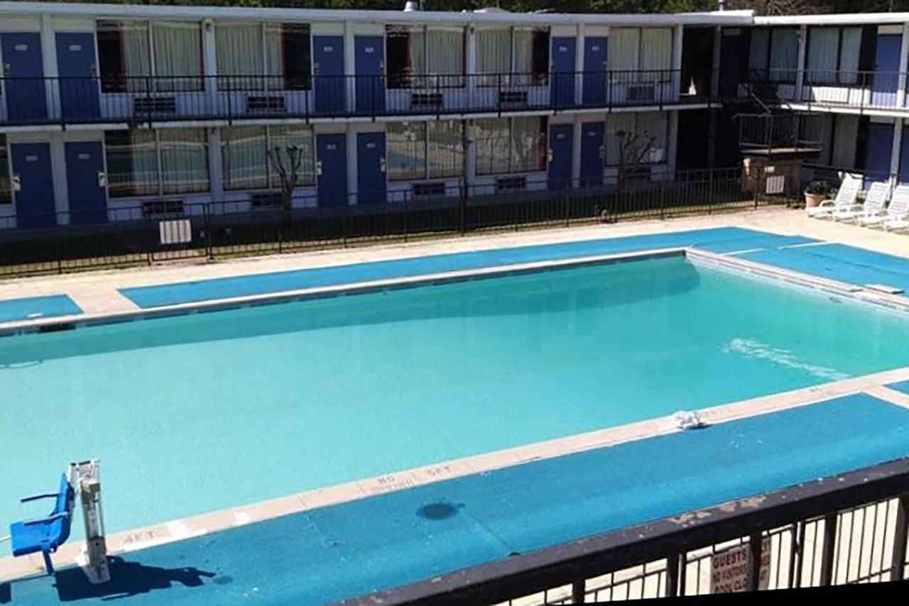Landmark Hotel Leesville Exterior foto